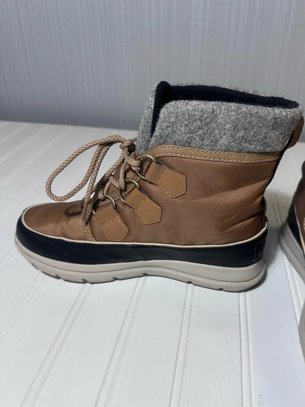Sorel Explorer Carnival winter snow boots women’s 7